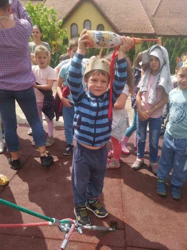 441938301 461098666406806 2412831838415916796 N